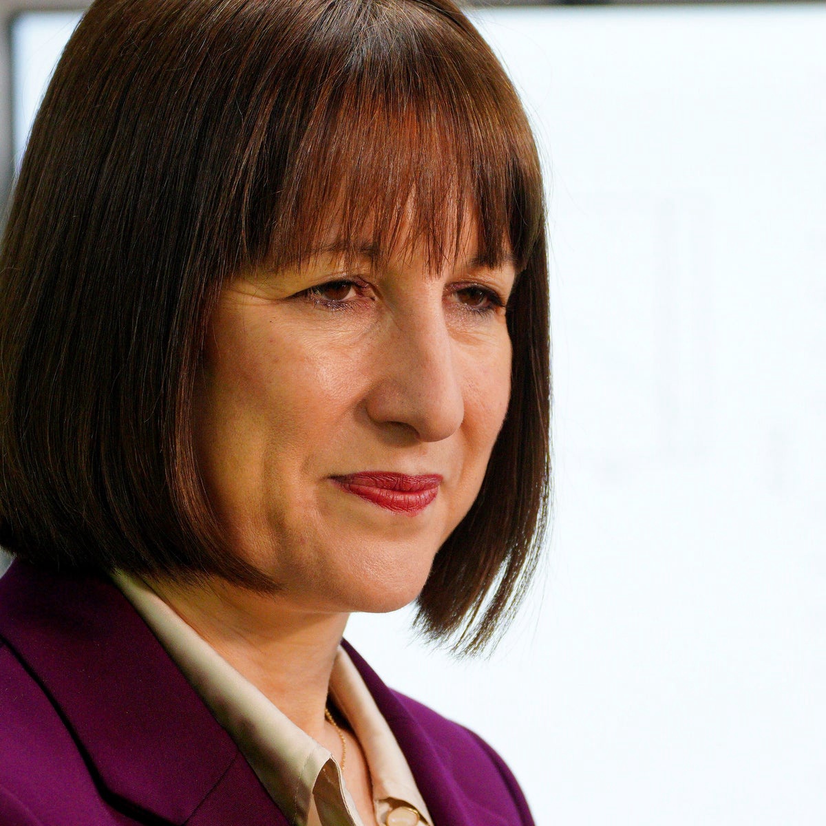 particle-news-rachel-reeves-faces-scrutiny-over-cv-claims