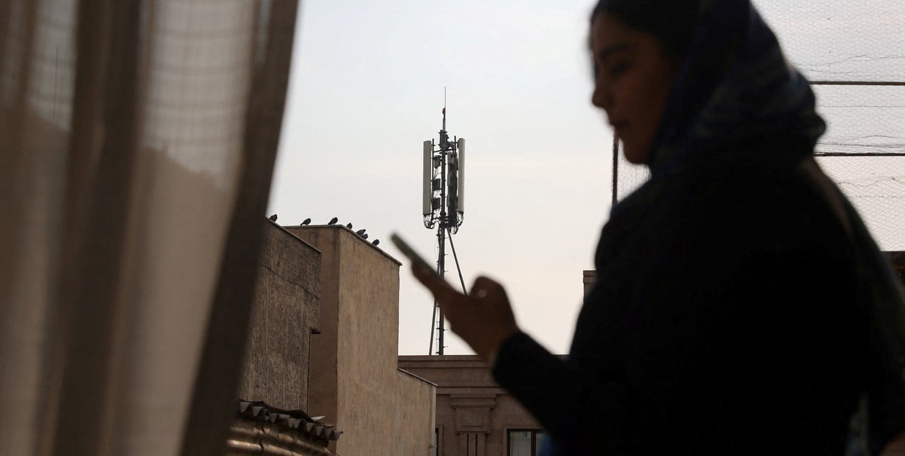 Particle: Iran Orders Return of International Internet After 87-Day ...