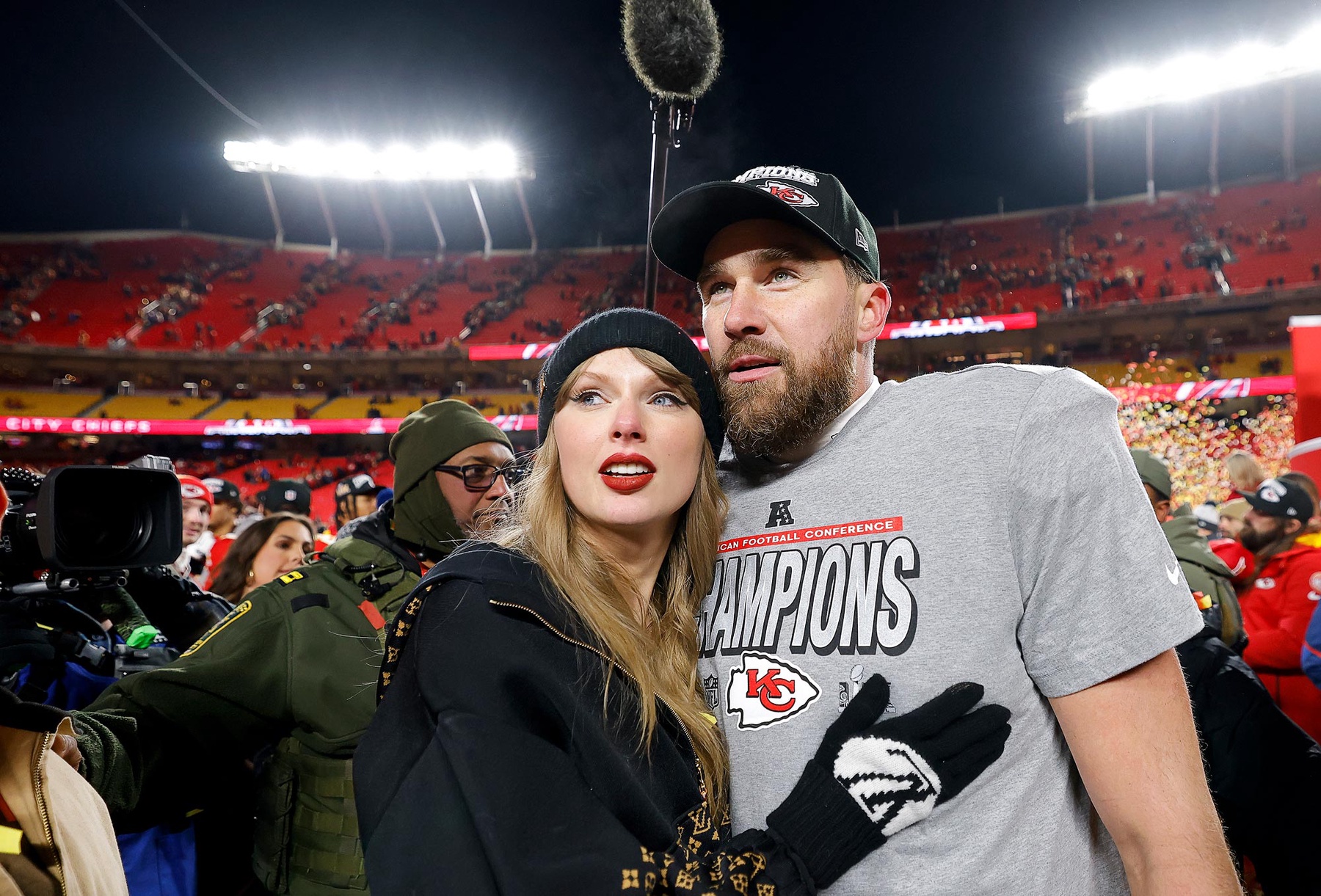 Particle News: Kansas City Chiefs Face Eagles in Super Bowl LIX Amid ...