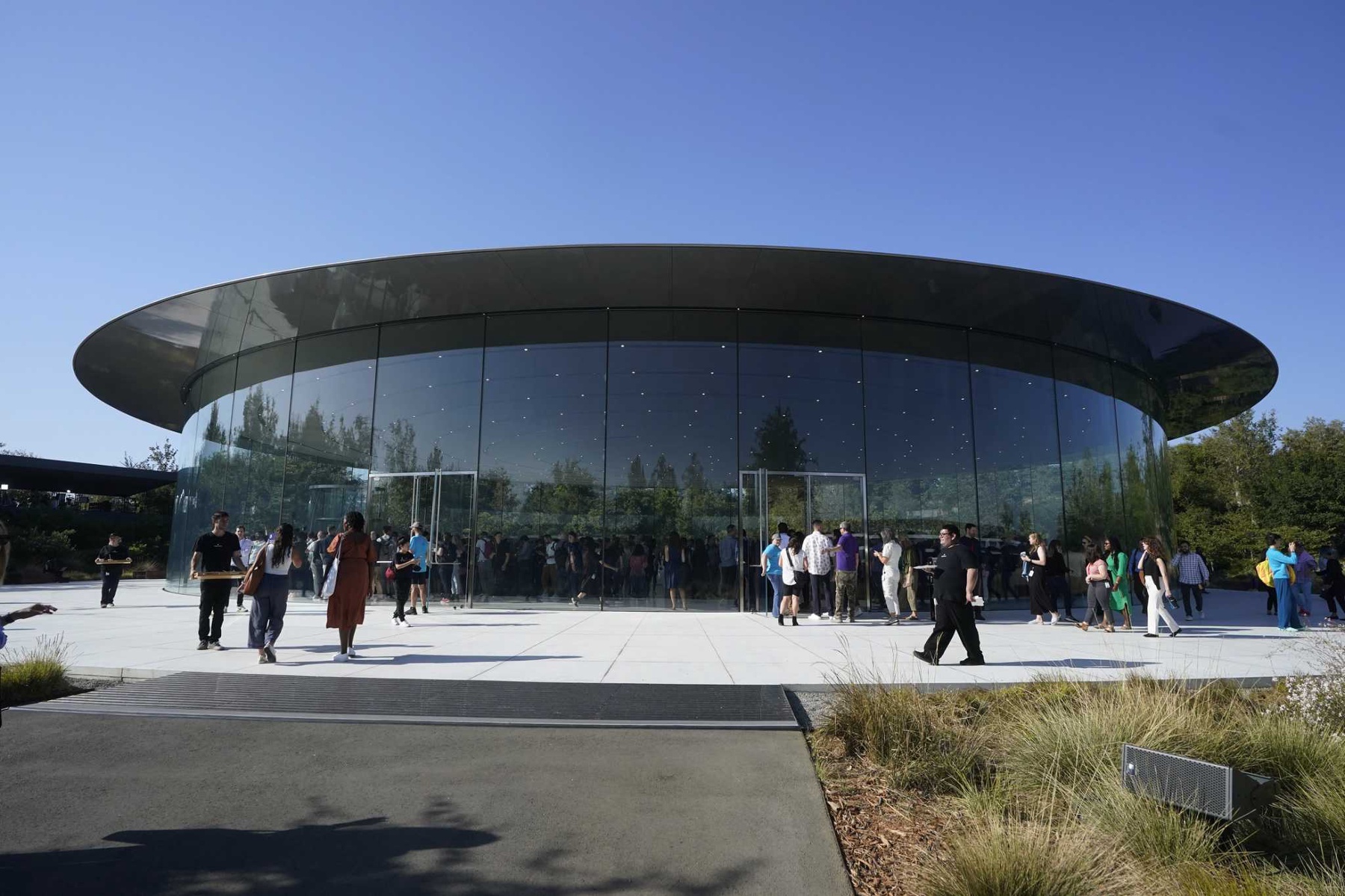 Particle: Apple Announces $500 Billion U.S. Investment Plan, Including ...