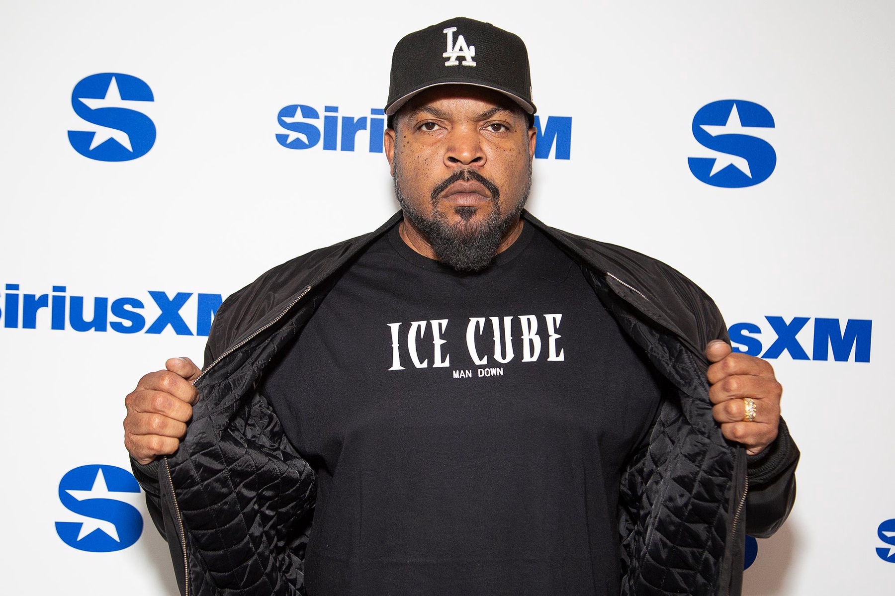 Particle News Ice Cube Stuck in Australian Beachfront Hotel as Cyclone