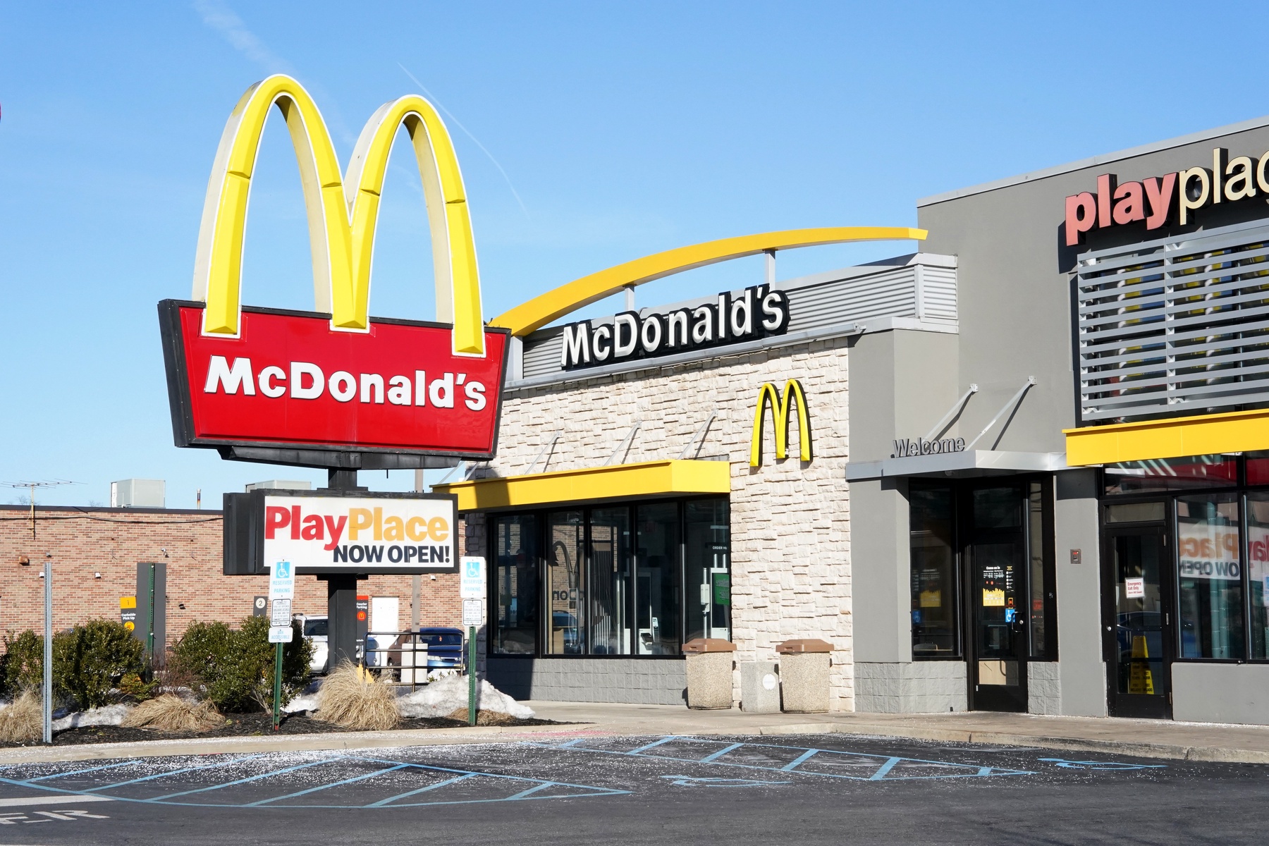 Particle News McDonald’s Integrates AI Across 43,000 Restaurants to