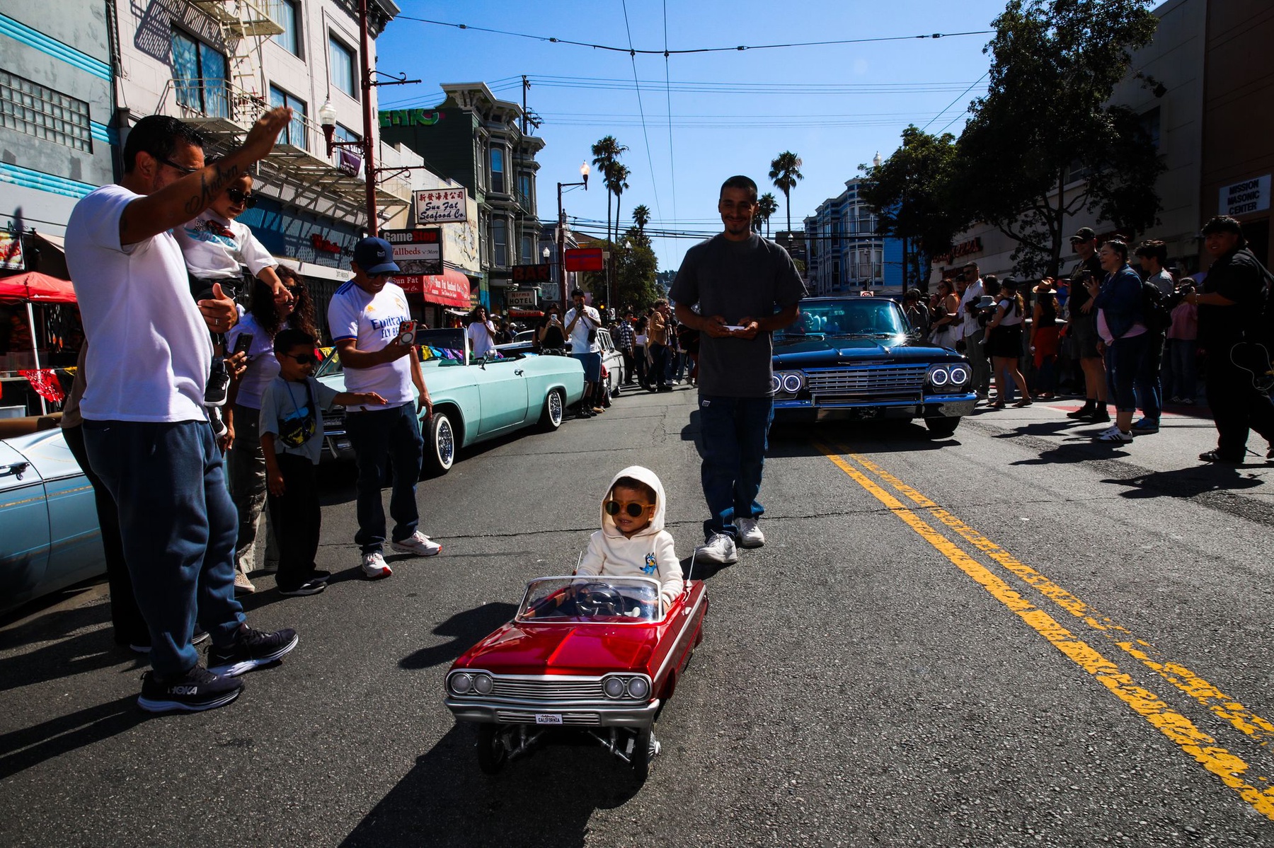 Particle News: Inaugural Lowrider Parade Rolls Through San Francisco’s ...