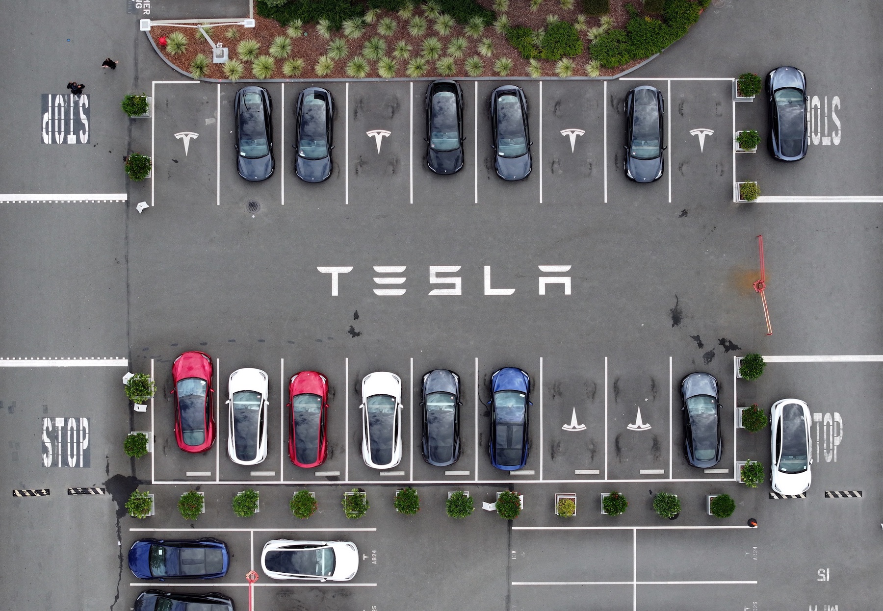 Particle: Tesla Begins Empty-Vehicle Robotaxi Testing in Austin