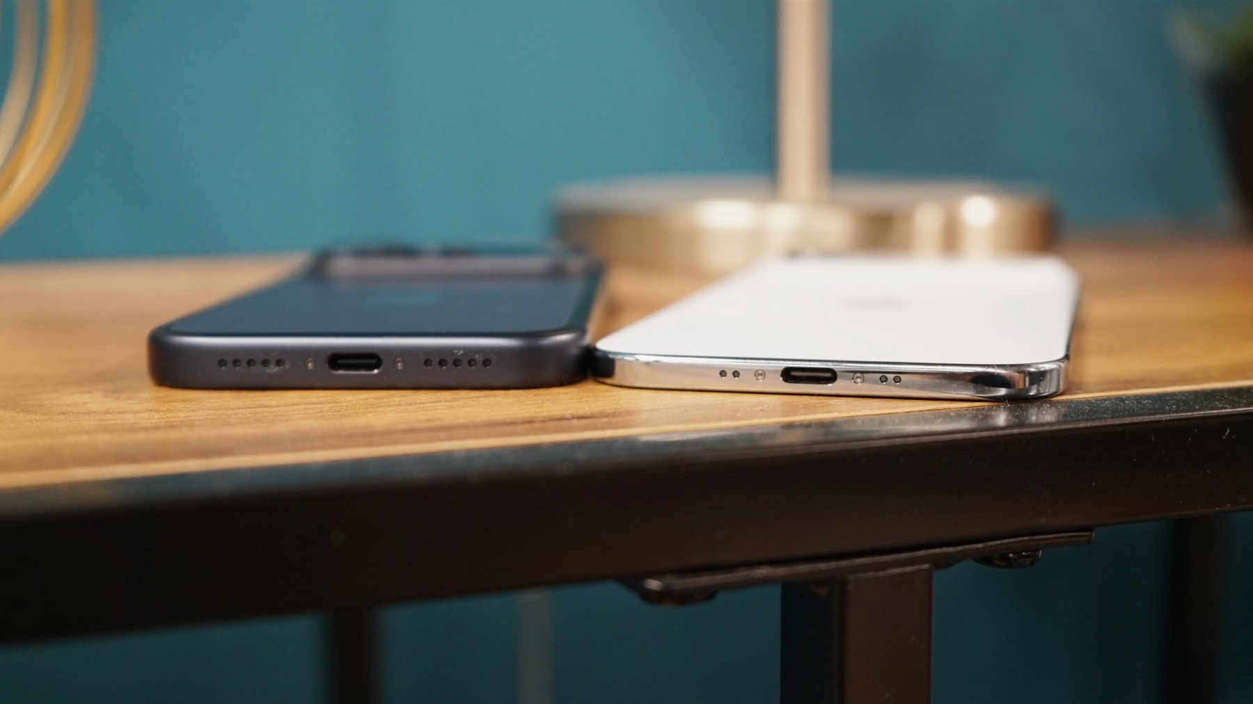 Particle: Reports Point to MagSafe and Apple C1X Modem in iPhone 17e ...
