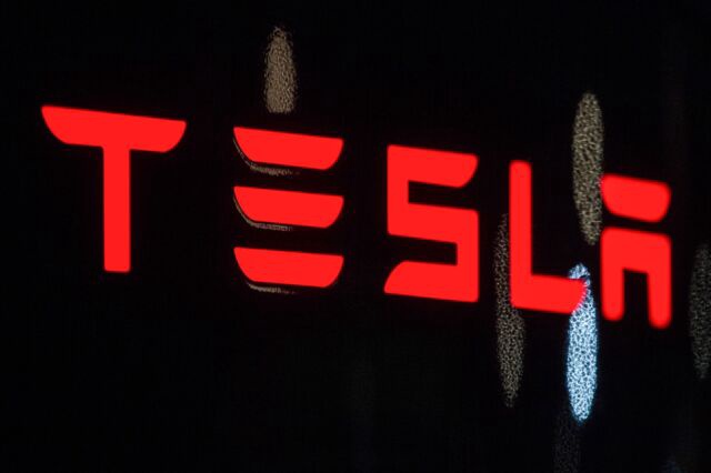 Tesla Faces Legal Battle Over Self-Driving Claims