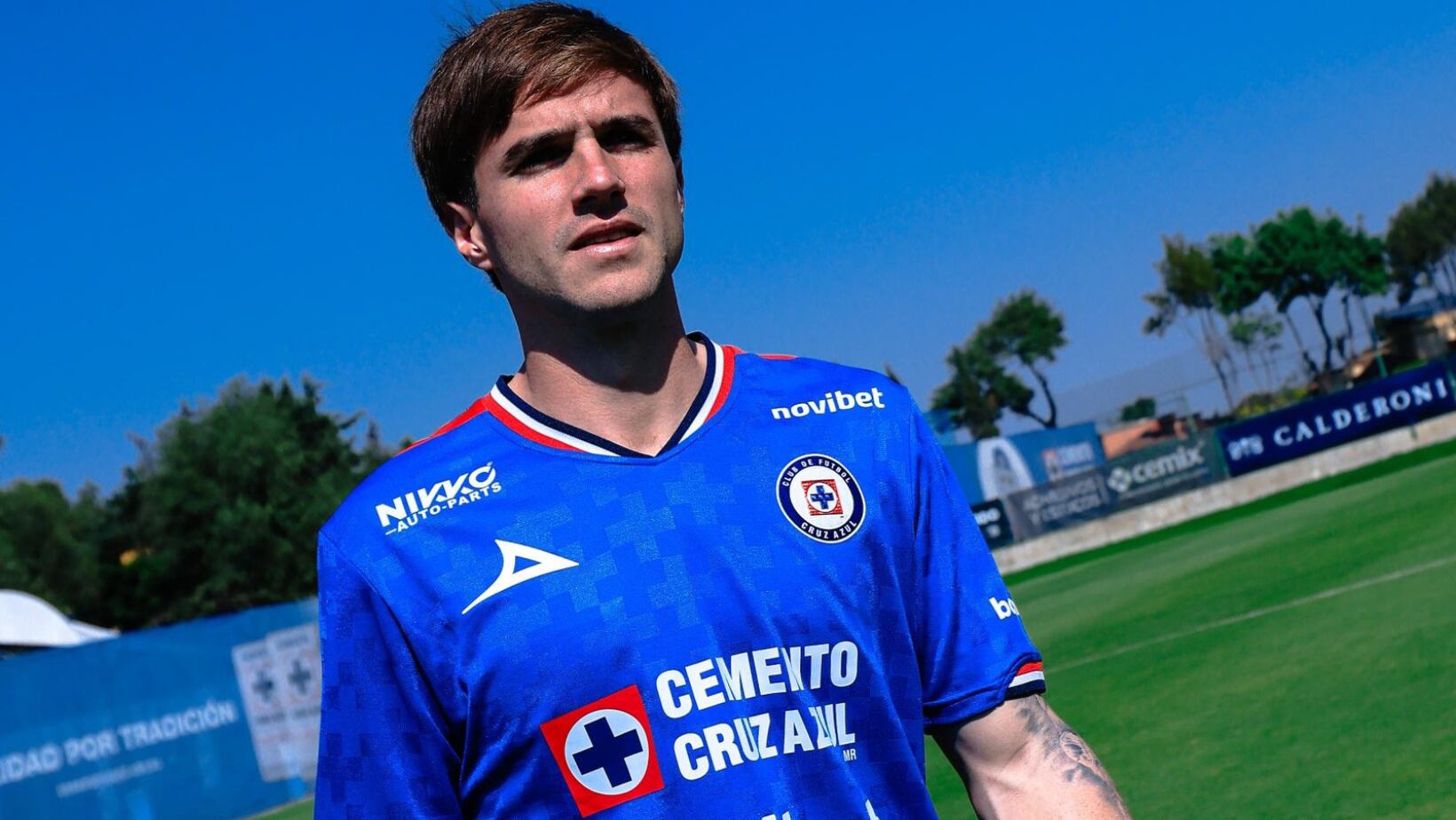 Particle: Cruz Azul Unveils Palavecino as América Moves to Cut ...