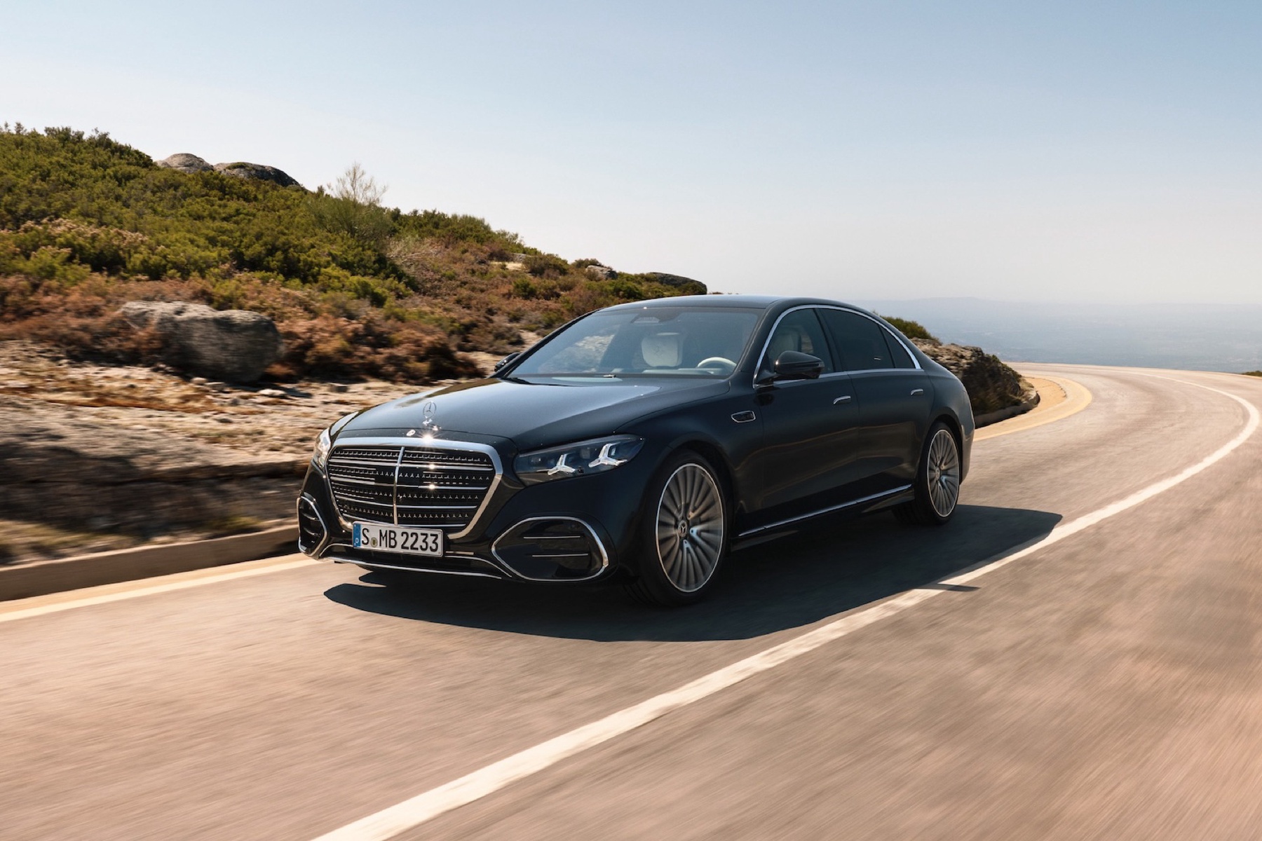 Particle: Mercedes Unveils Overhauled 2027 S‑Class With Flat‑Plane V8 ...