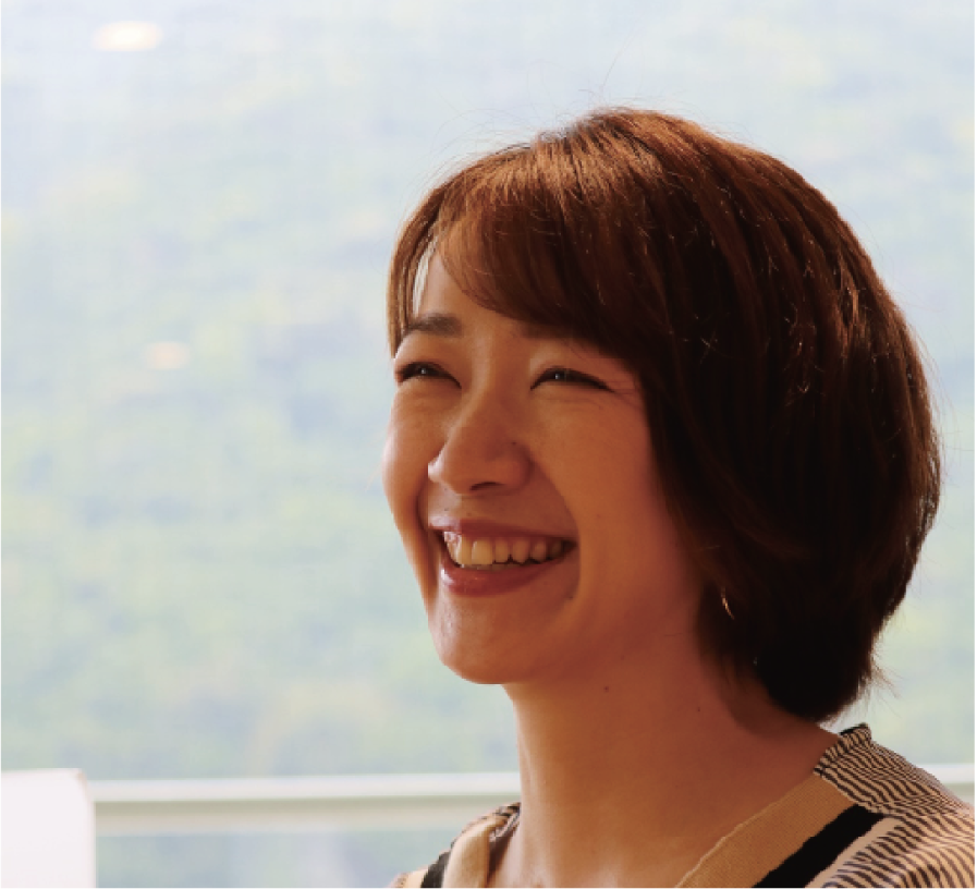 笑顔の中尾茜さん