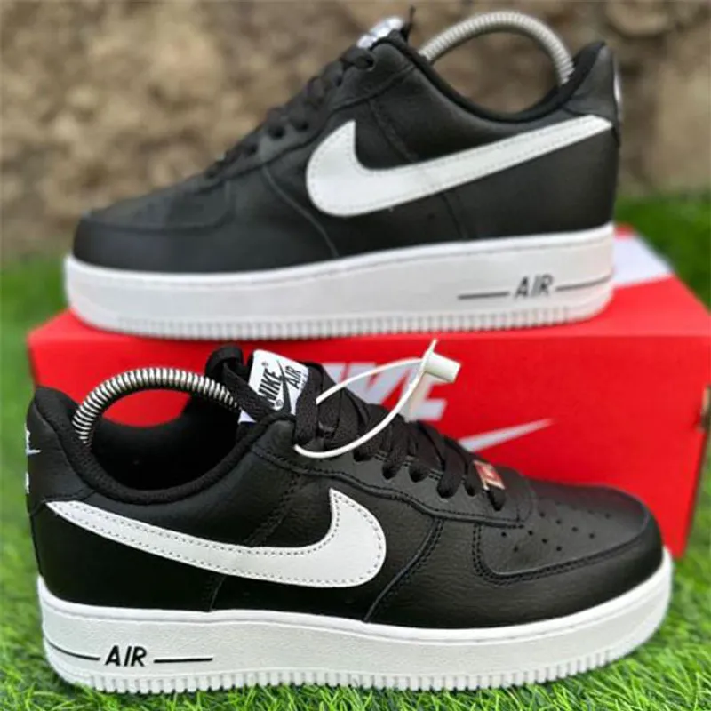 Air Force 1 Black and White - Urbantreks 