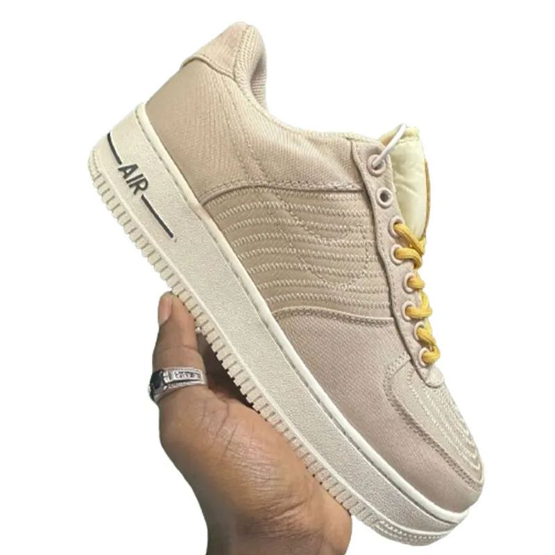 Air Force 1 LV8 - Urbantreks 