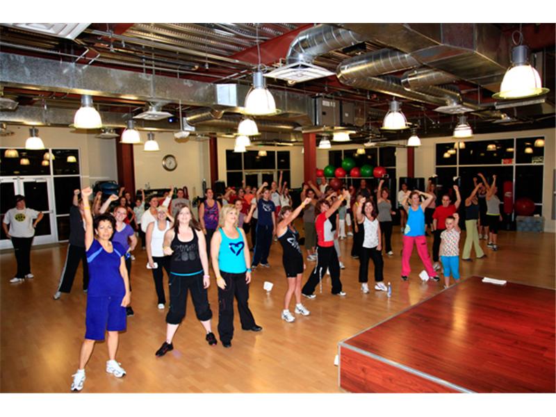 Largest Group Of Zumba Dancers Wearing LIVESTRONG Bracelets Dancing To 