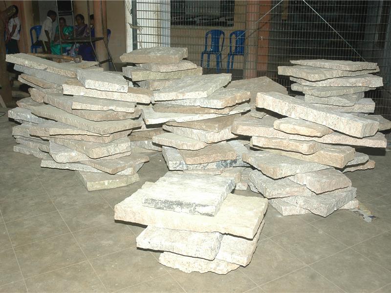 Most 50-Kilogram Rock Slabs Broken On Body Using A Sledge Hammer