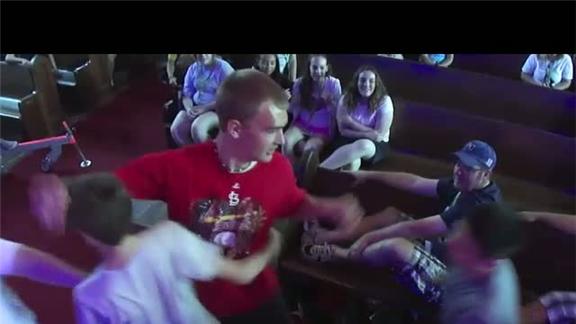 Most People Hugged In One Minute