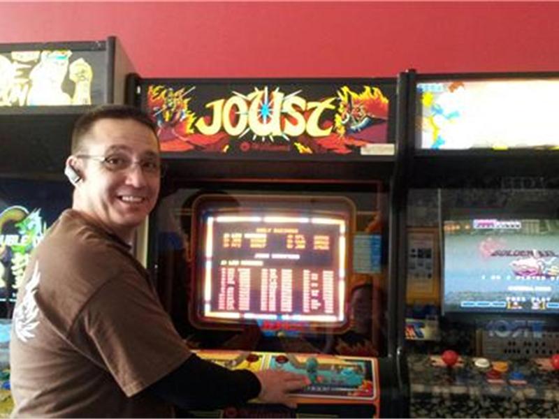 Oldest Person To Play An Arcade Machine For Over 50 Hours