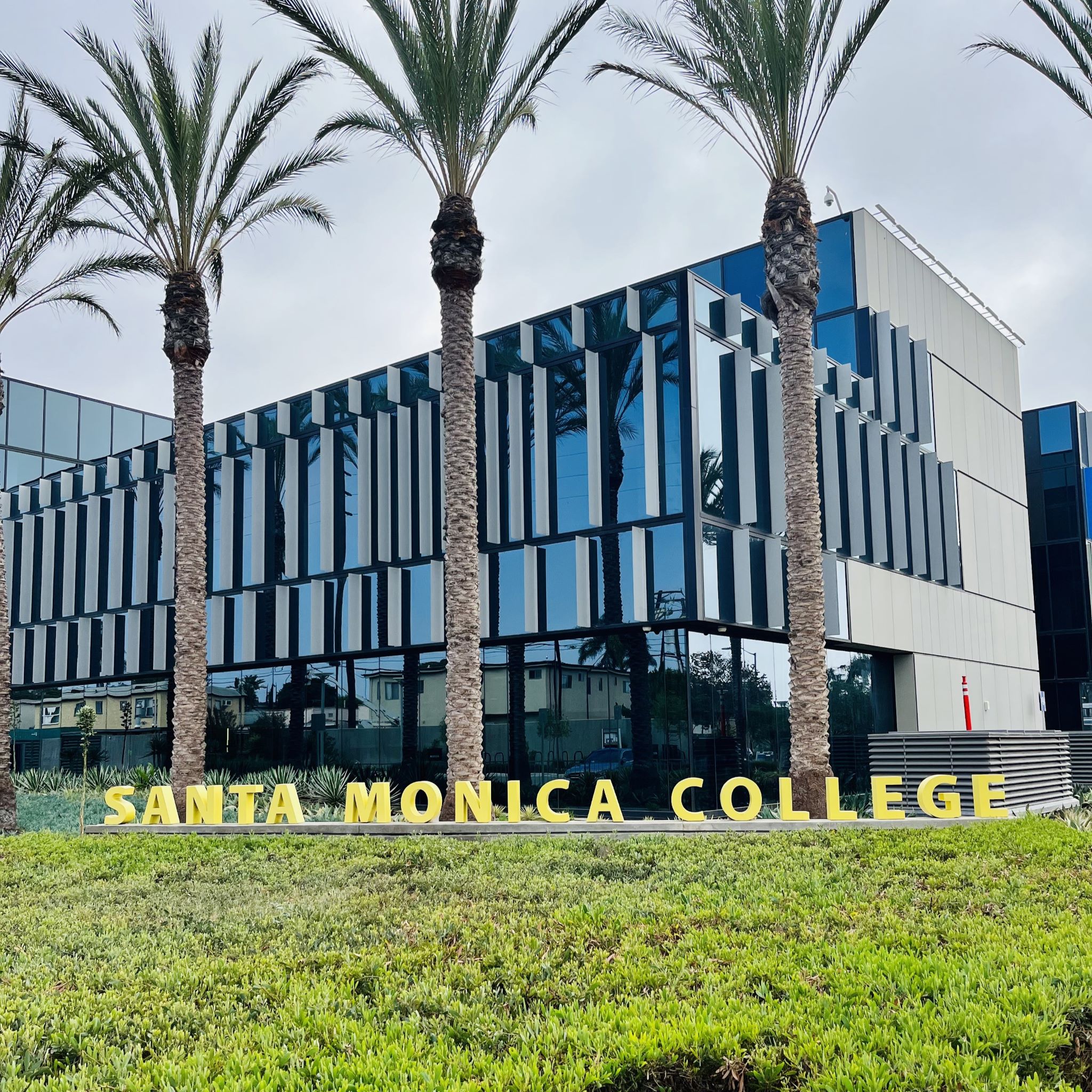 Santa Monica College ( SMC )