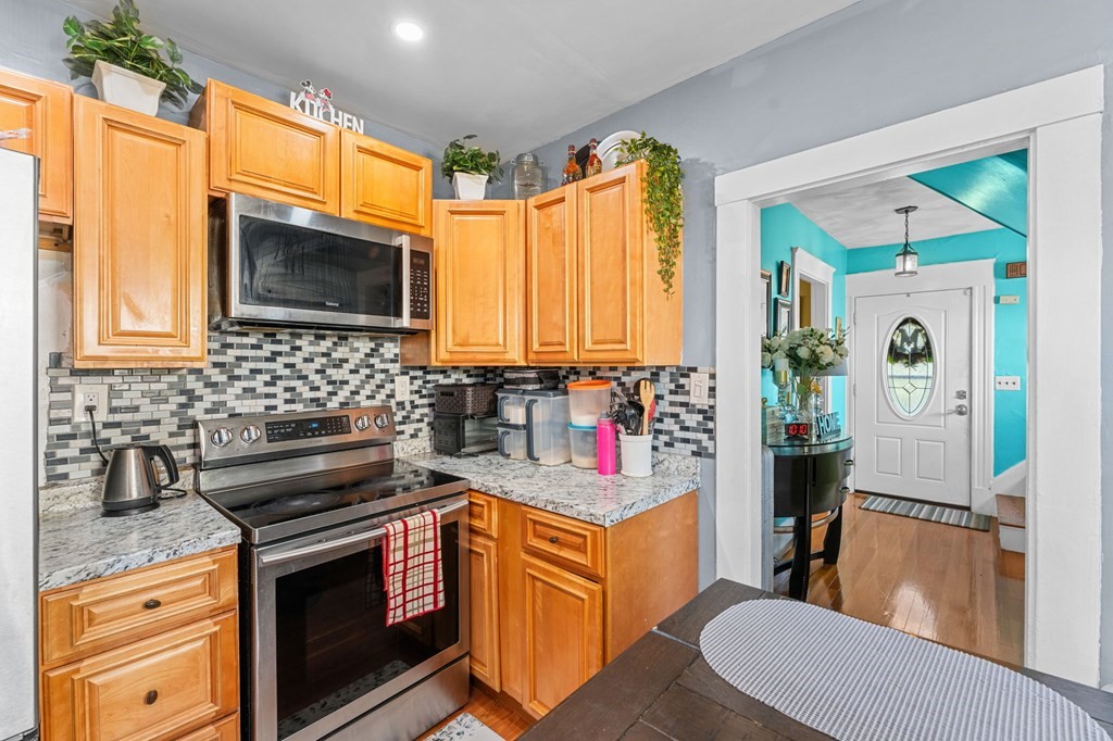 House 1914038437