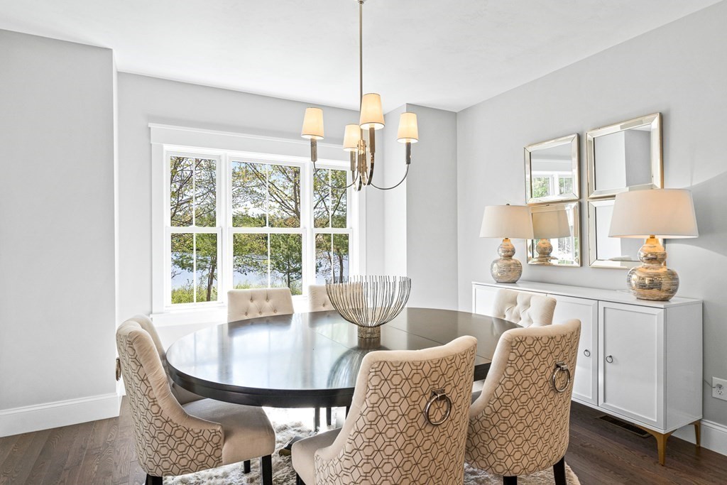 House 1927676717