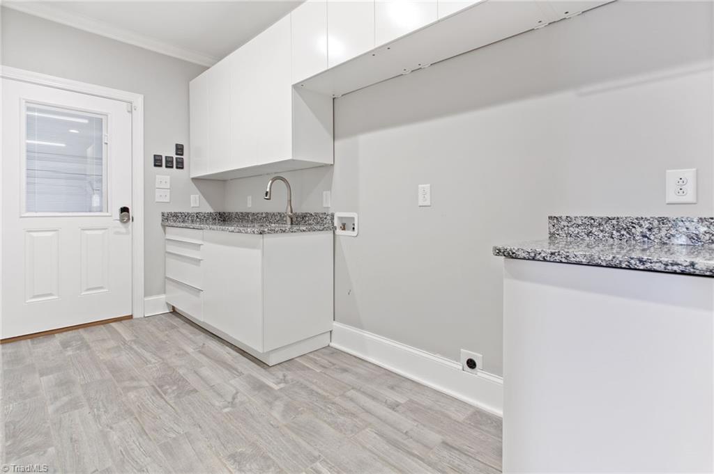 House 1963123894