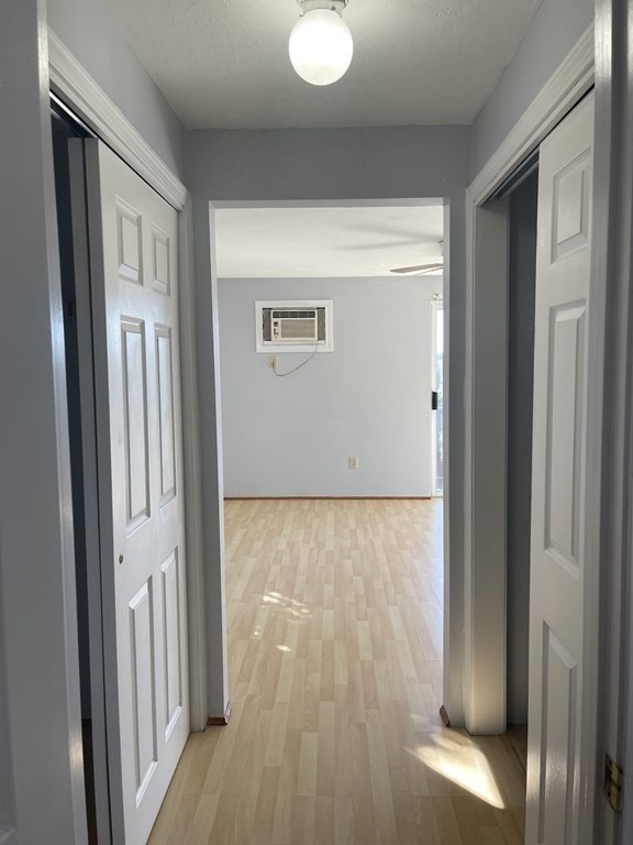 House 1964772070