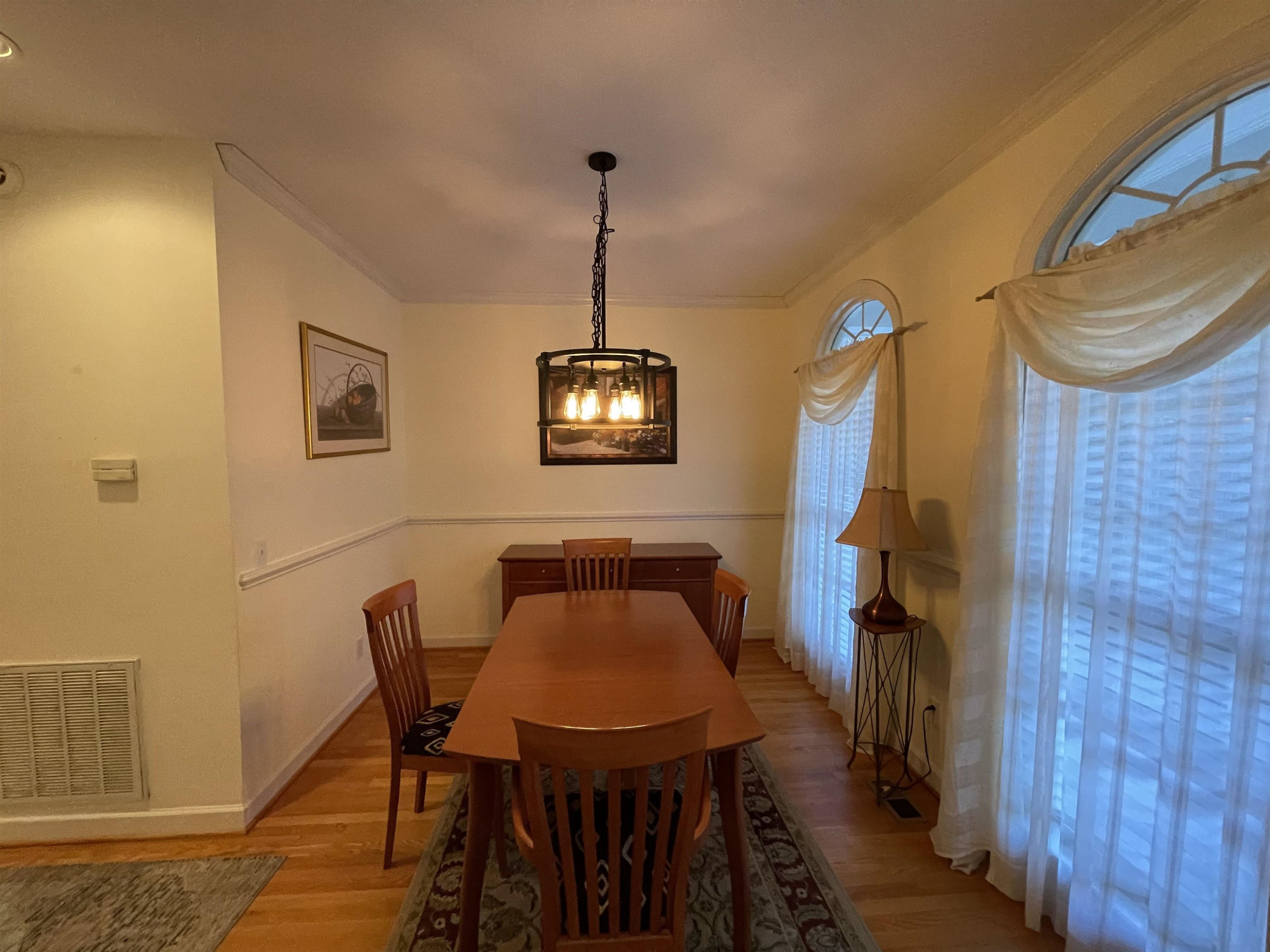 House 1995639463