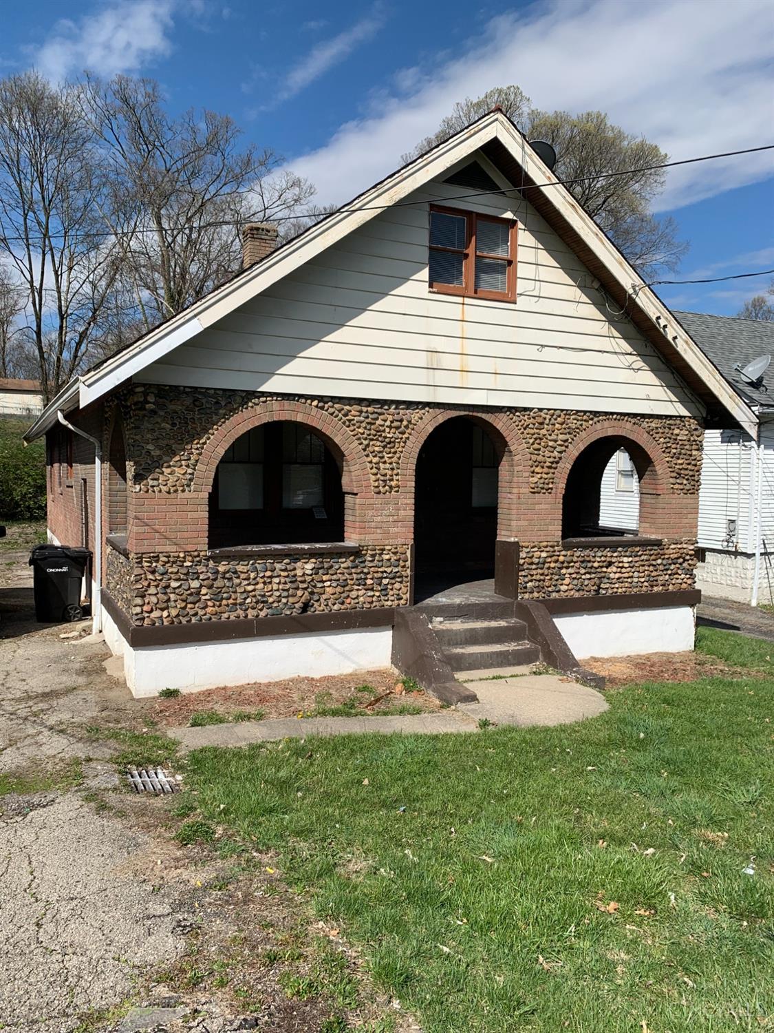 1689 Grand Ave, 1801149, Cincinnati, Single-Family Home,  for sale, Lori  Newsom, Plum Tree Realty