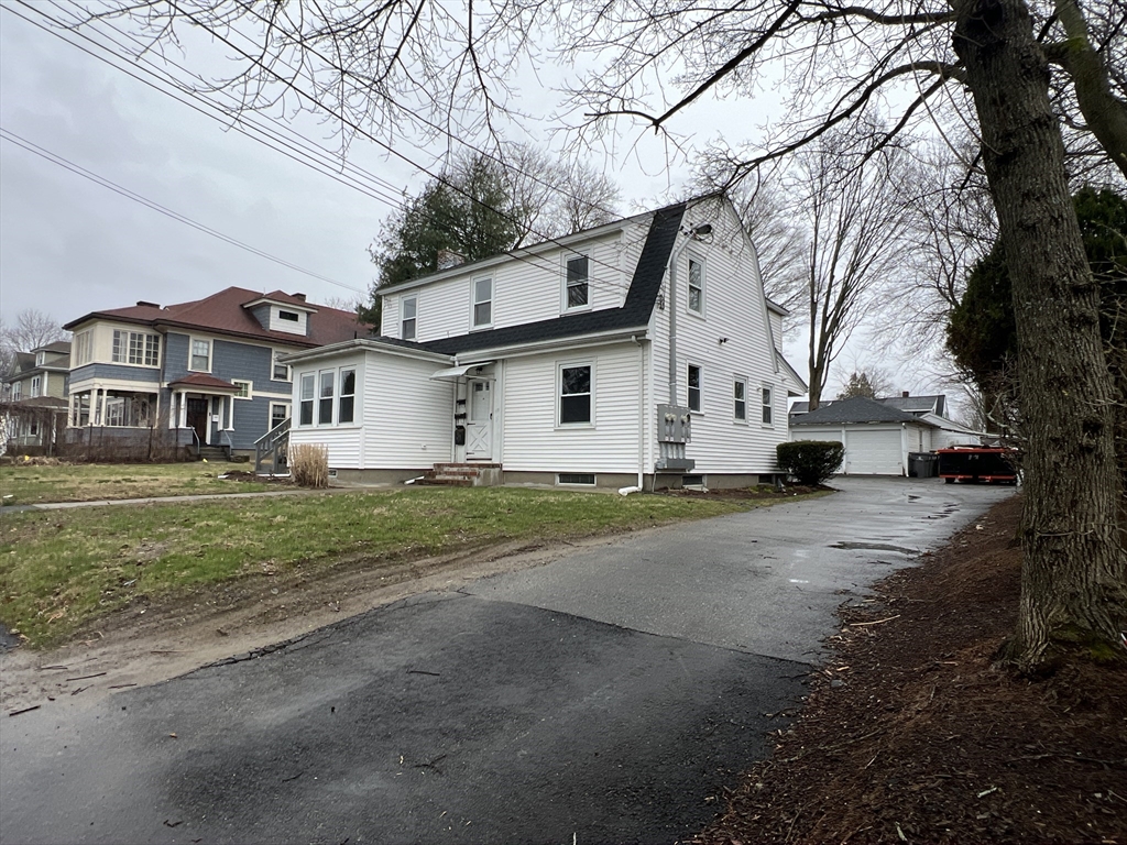 House 2060285236