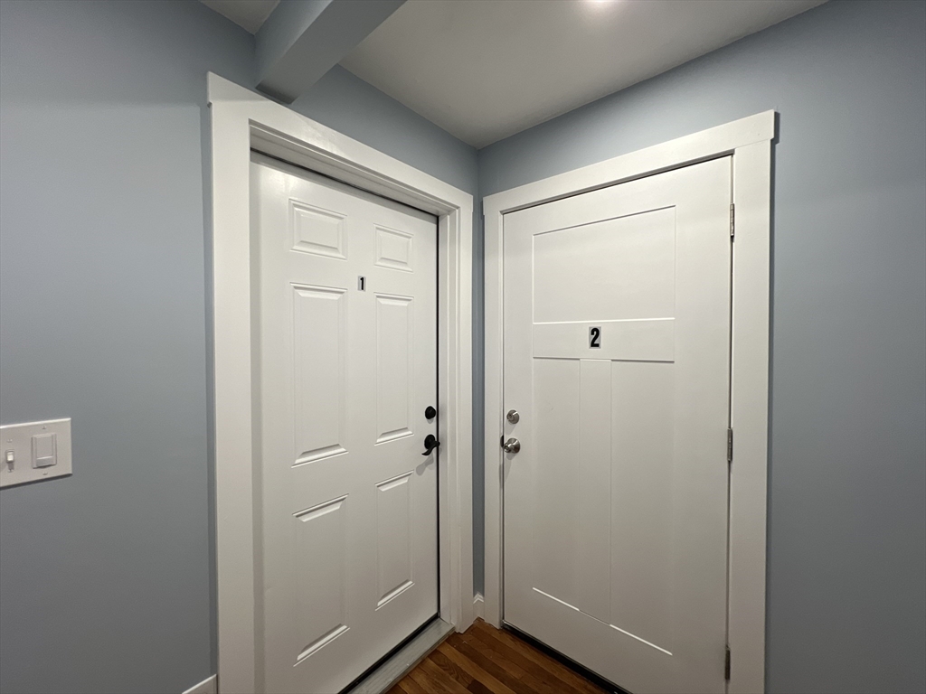 House 2060285241