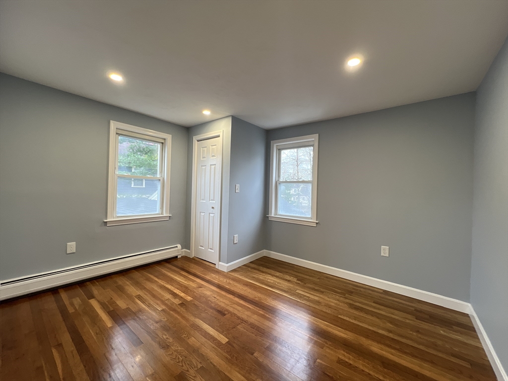 House 2060285271