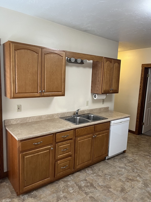 59 E Central St  UNIT 1 Worcester Massachusetts United States, Rented, residential,  , HouZingo