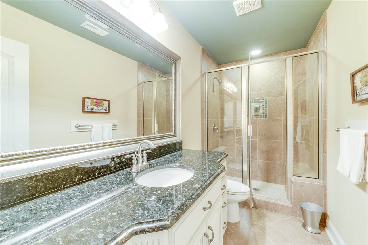 House 2373971109
