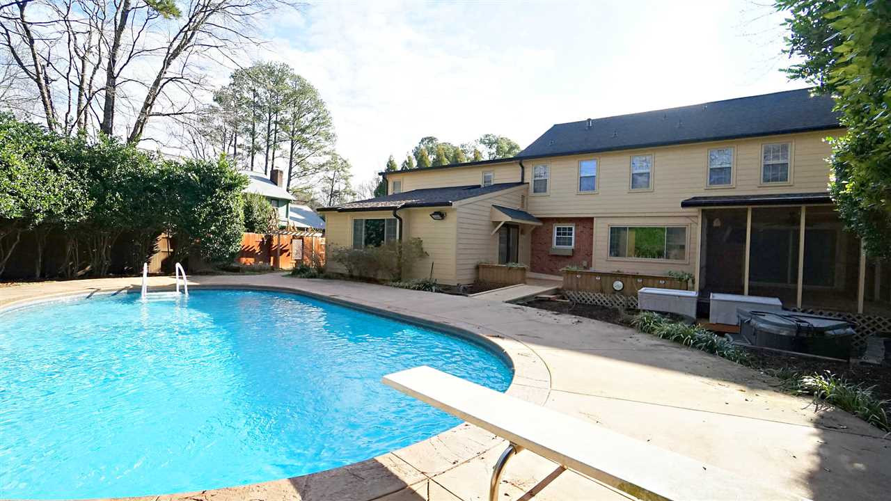 House 2409067241