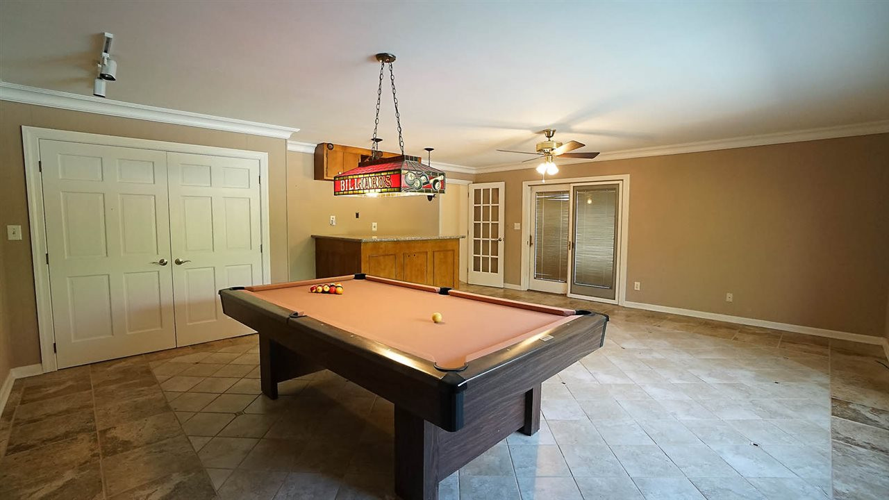 House 2409067379
