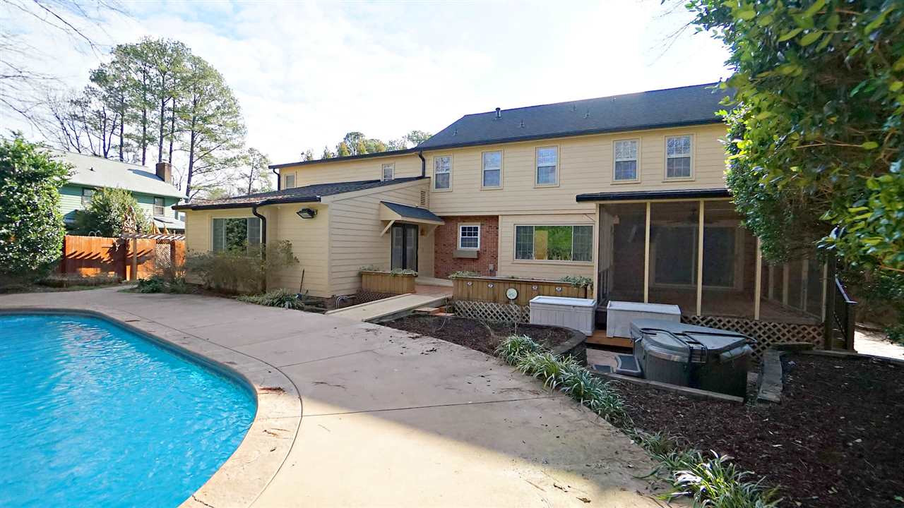 House 2409067457