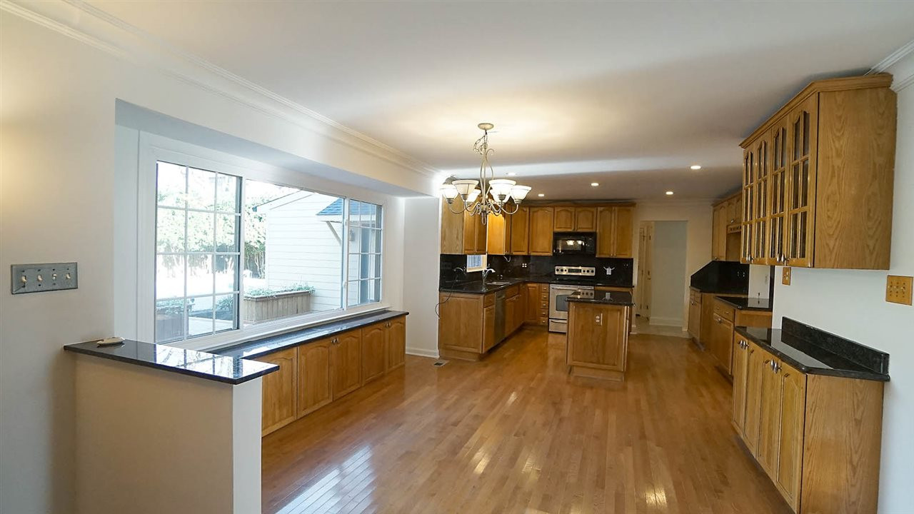 House 2409067489