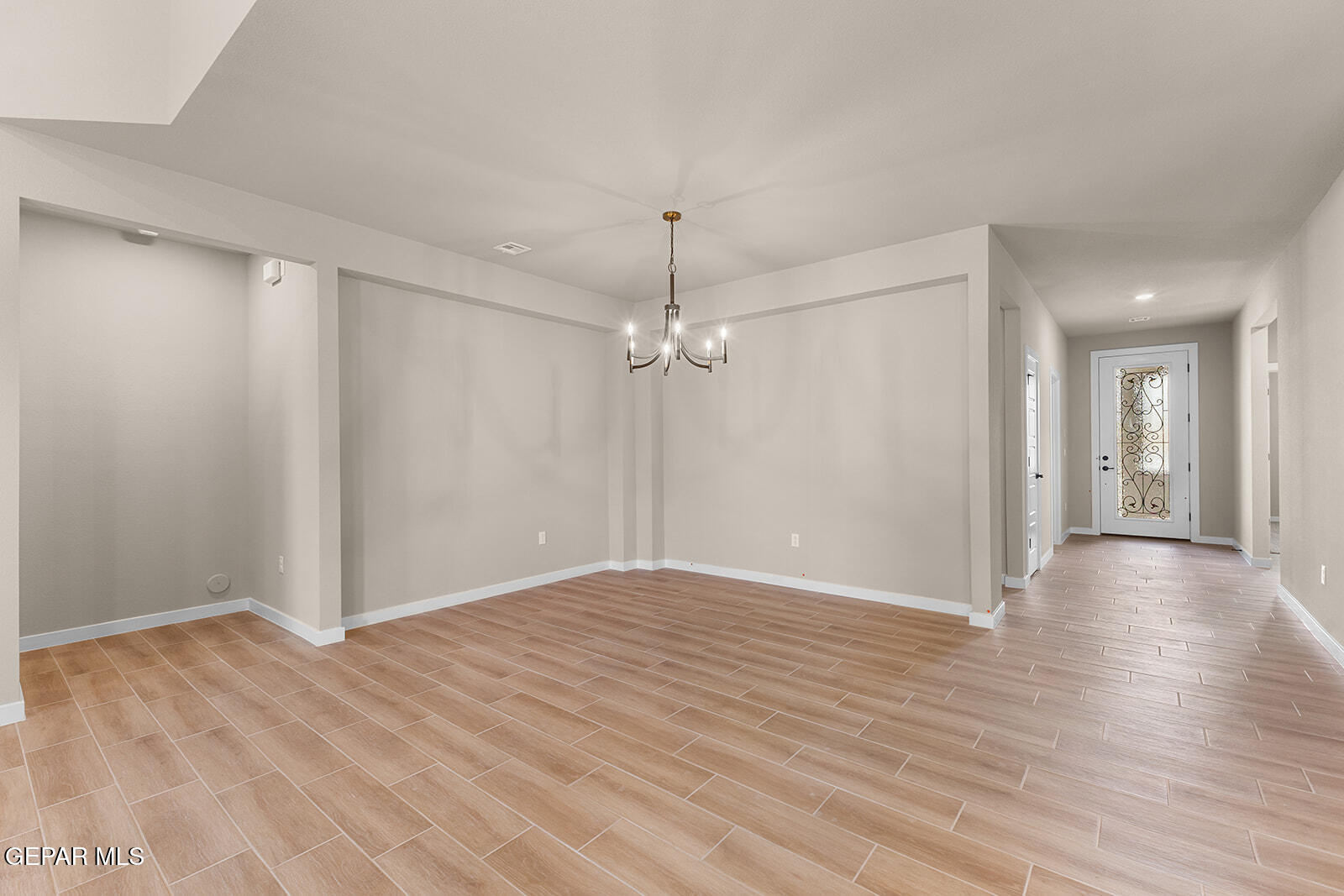 House 2417617633