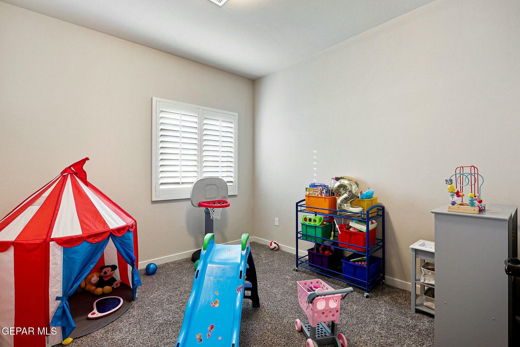 House 2430922496