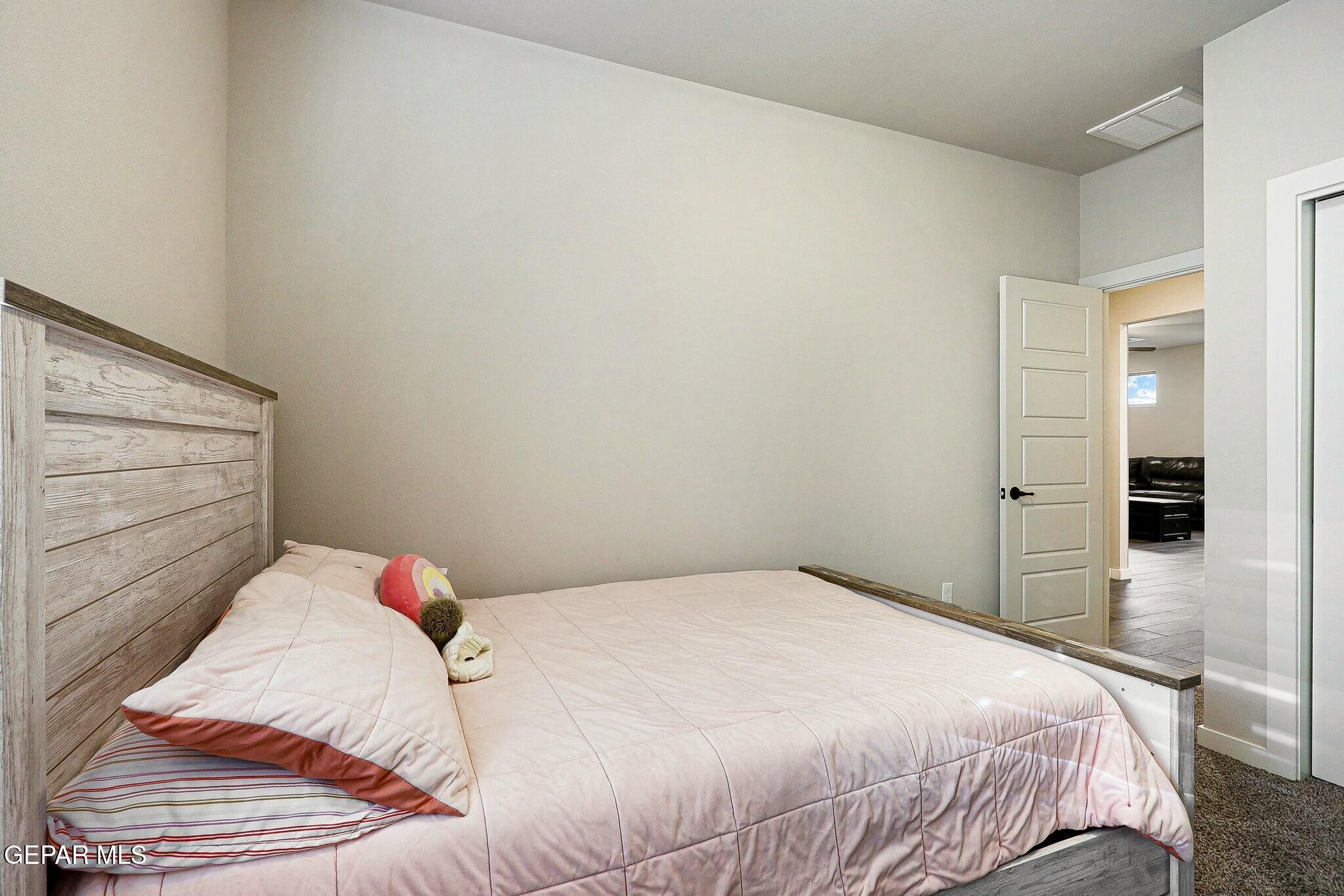 House 2430922626