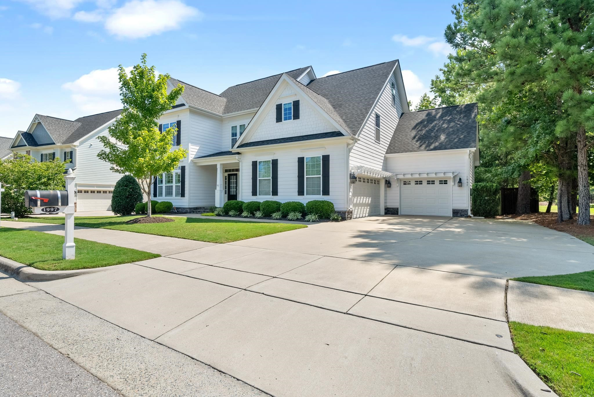 House 2434840166