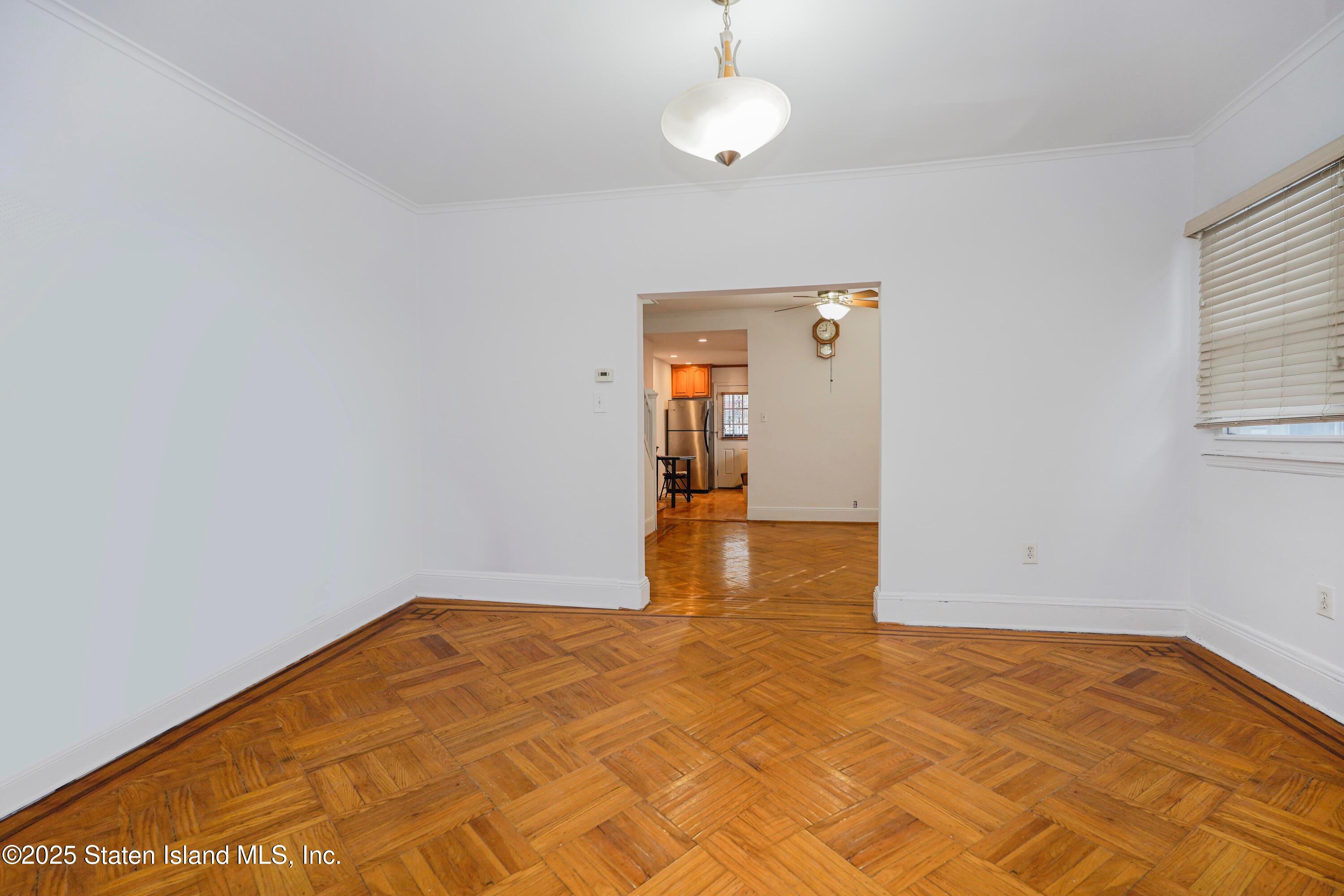 House 2485688006