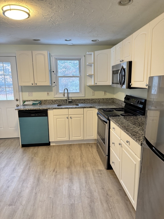 House 2487117187