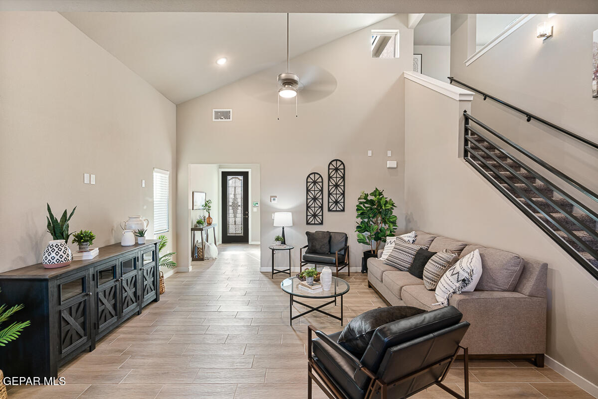 House 2499023500