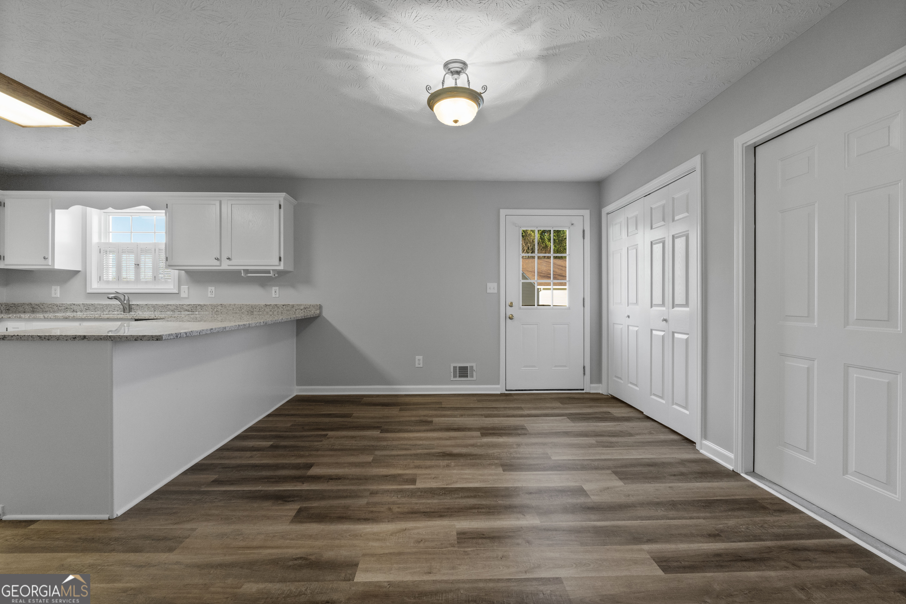 House 2679151929