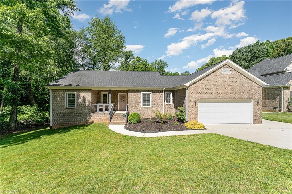 817 Jefferson Road Greensboro North Carolina United States, Sale Pending, residential,  , The Headley Group Realty