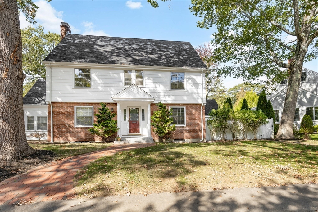 35 Kingston Rd Newton Massachusetts United States, Sale Pending, residential, , Media Realty Group Inc.