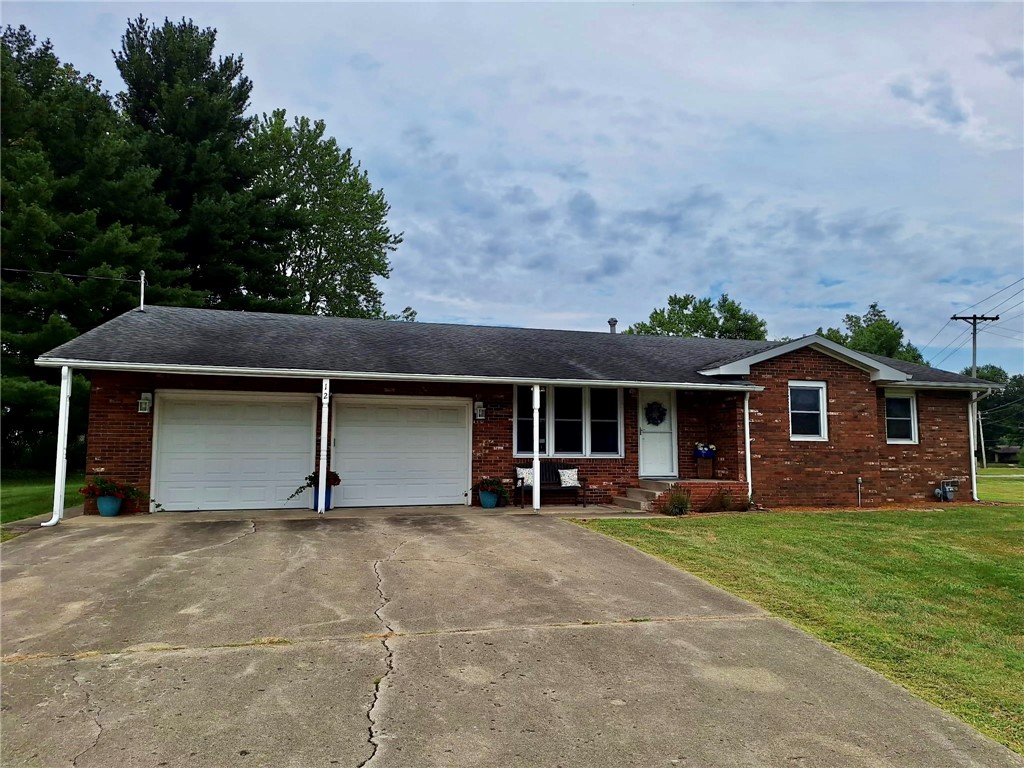 12 Hillcrest Drive Newton Illinois United States, for Sale, residential,  , Personal Service Realty