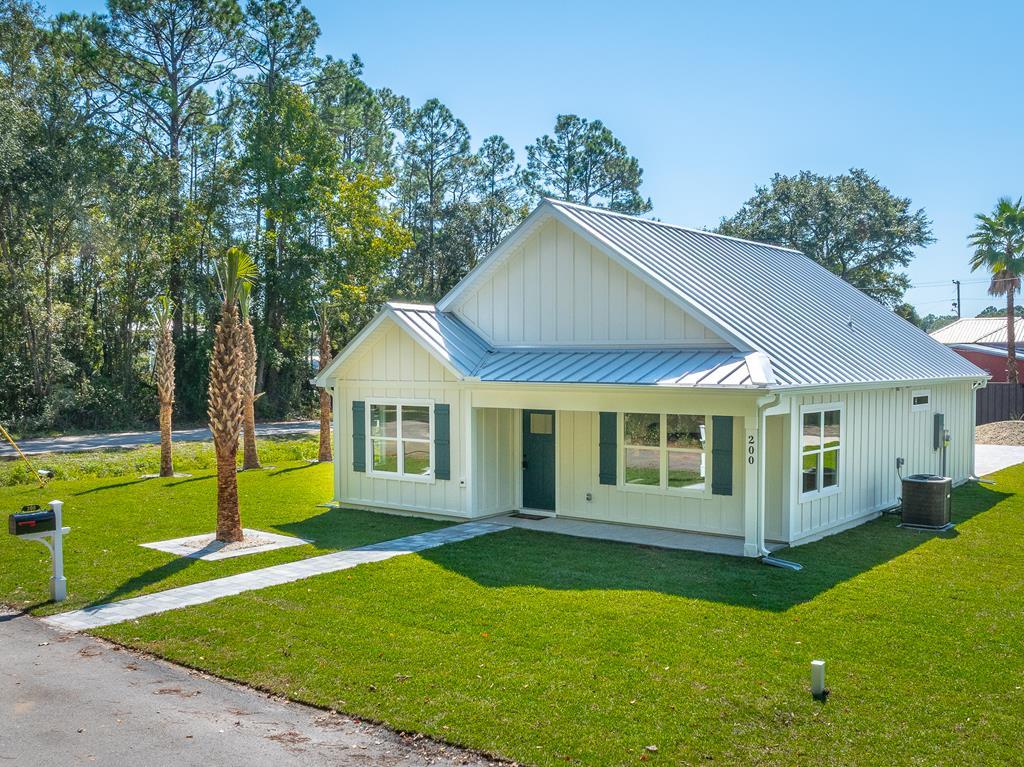 200 13th St Apalachicola Florida United States, for Sale, residential, Deb Robertson, The Naumann Group Real Estate, Inc.