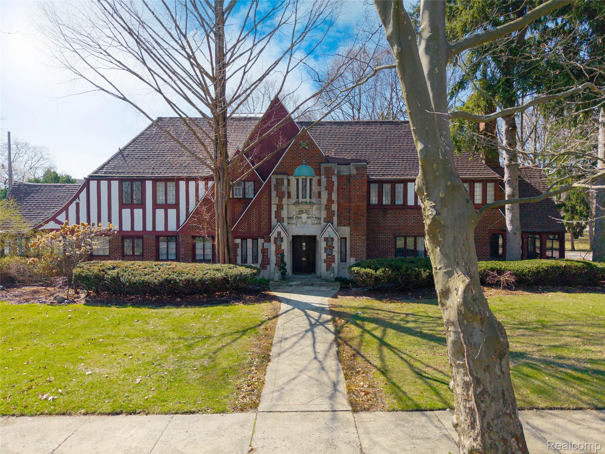 1735 LINCOLNSHIRE Drive Detroit Michigan United States, for Sale, residential,  , New Way Realty Partners