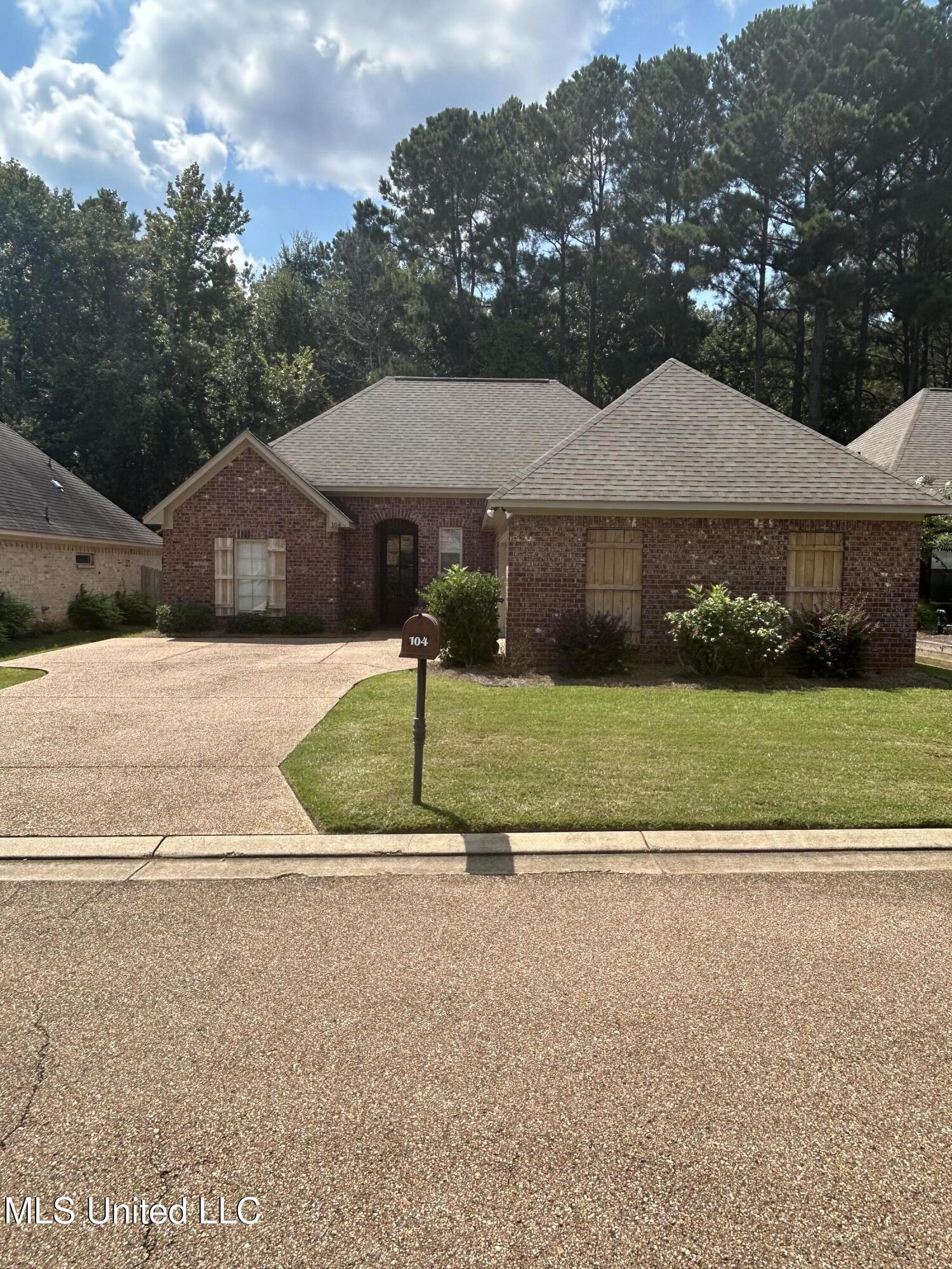 104 Meadowcreek Drive Brandon Mississippi United States, for Sale, residential, Jessica McLaurin, Rezults Realty, LLC