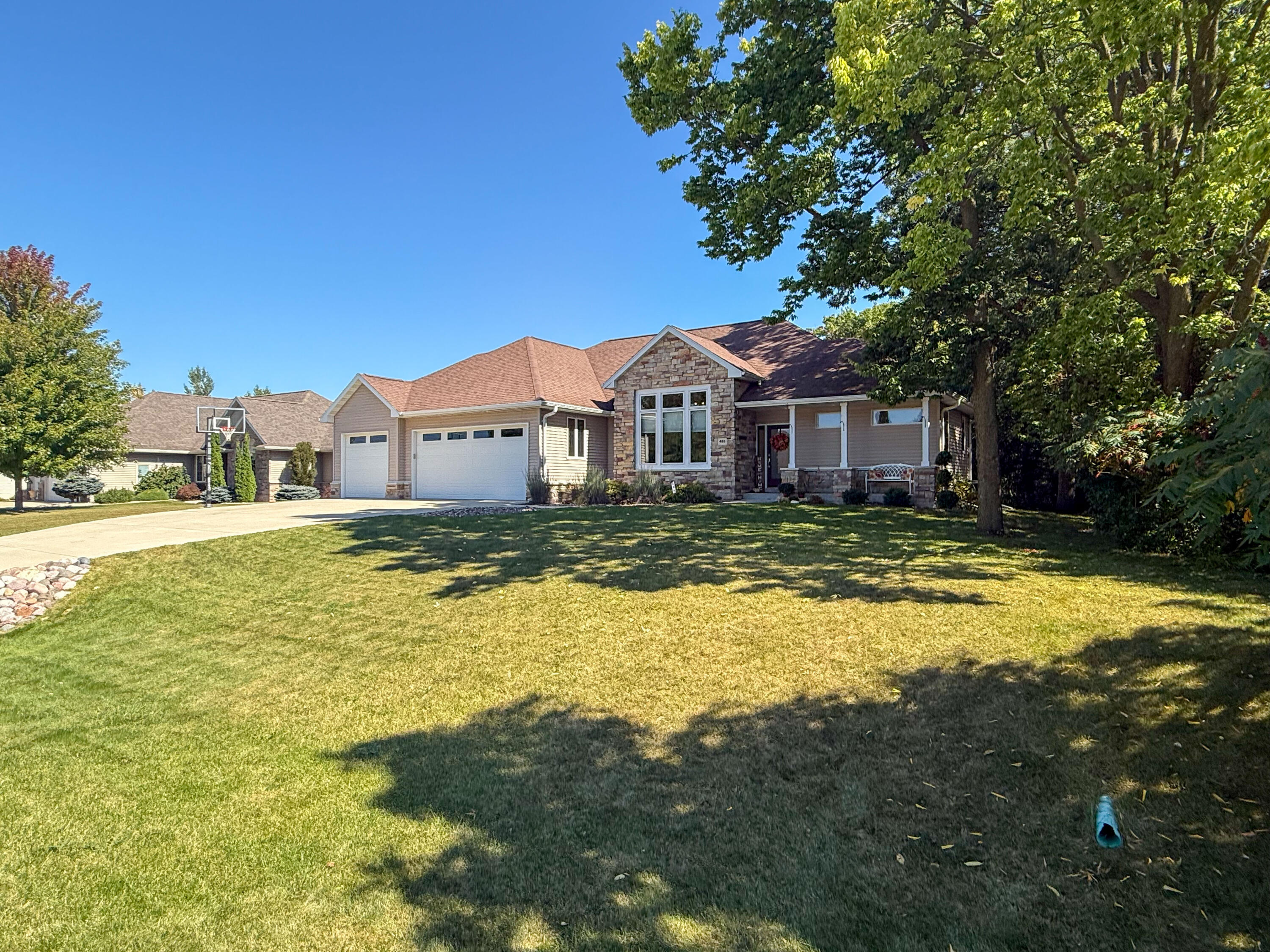 485 Whispering Springs Dr Fond Du Lac Wisconsin United States, Sale Pending, residential,  , Roberts Homes and Real Estate